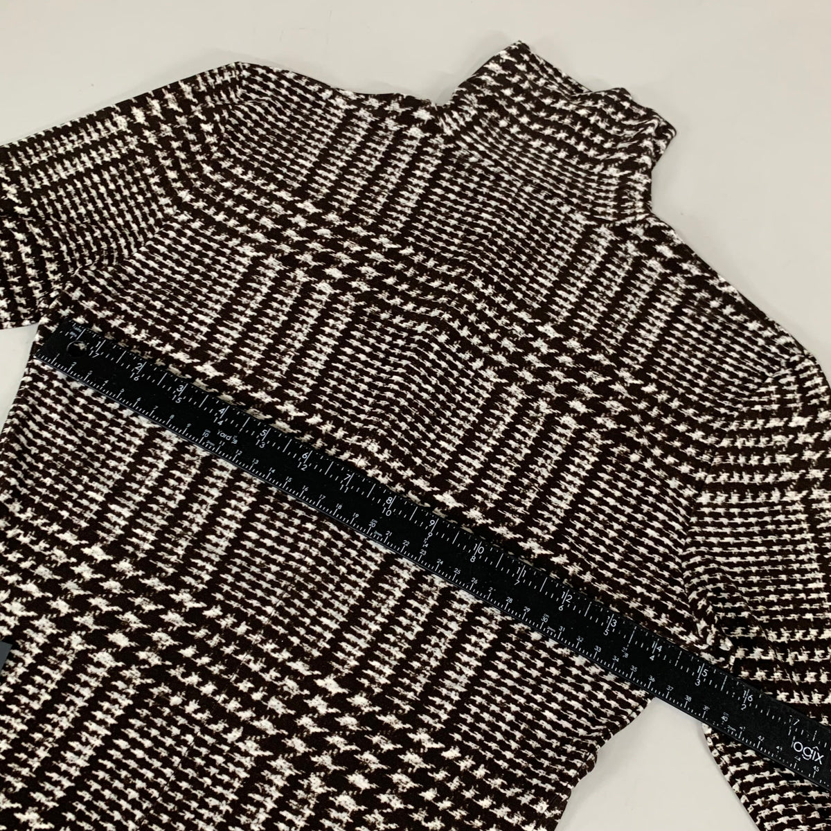 NORMA KAMALI Front Zip Slim Fit Turtle Top Women's Sz S/36 Chocolate Plaid Tweed