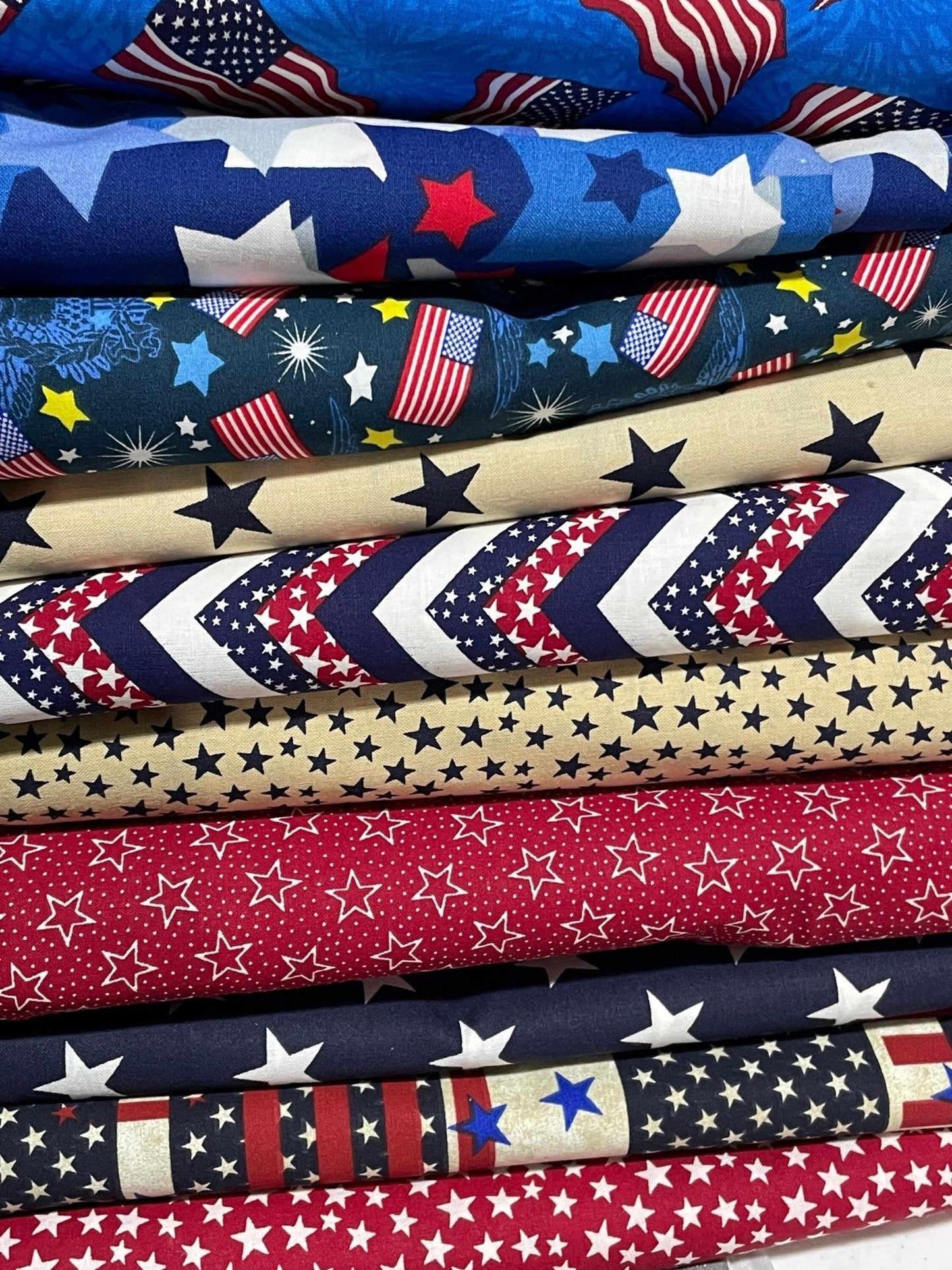 Assorted Patriotic Fat Quarter Bundle